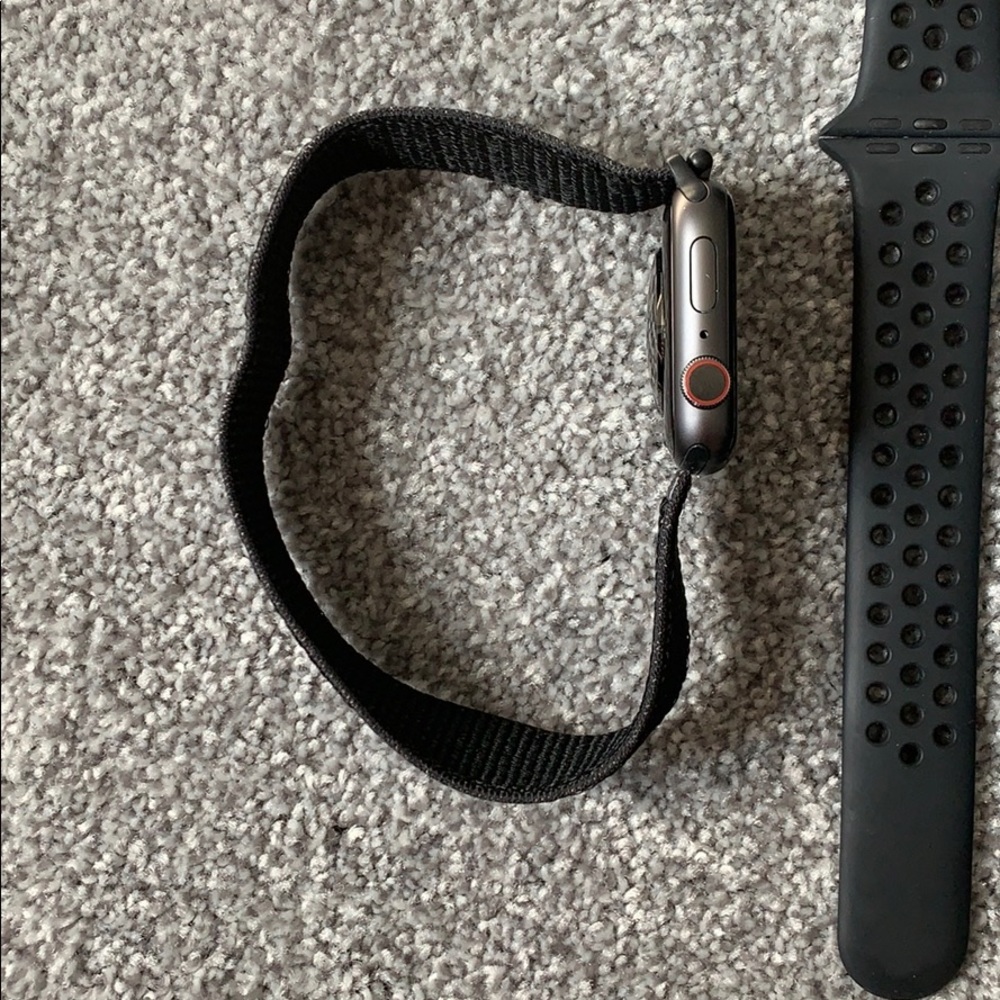 Nike Apple Watch 4 44mm GPS+Cellular - Picture 5 of 6